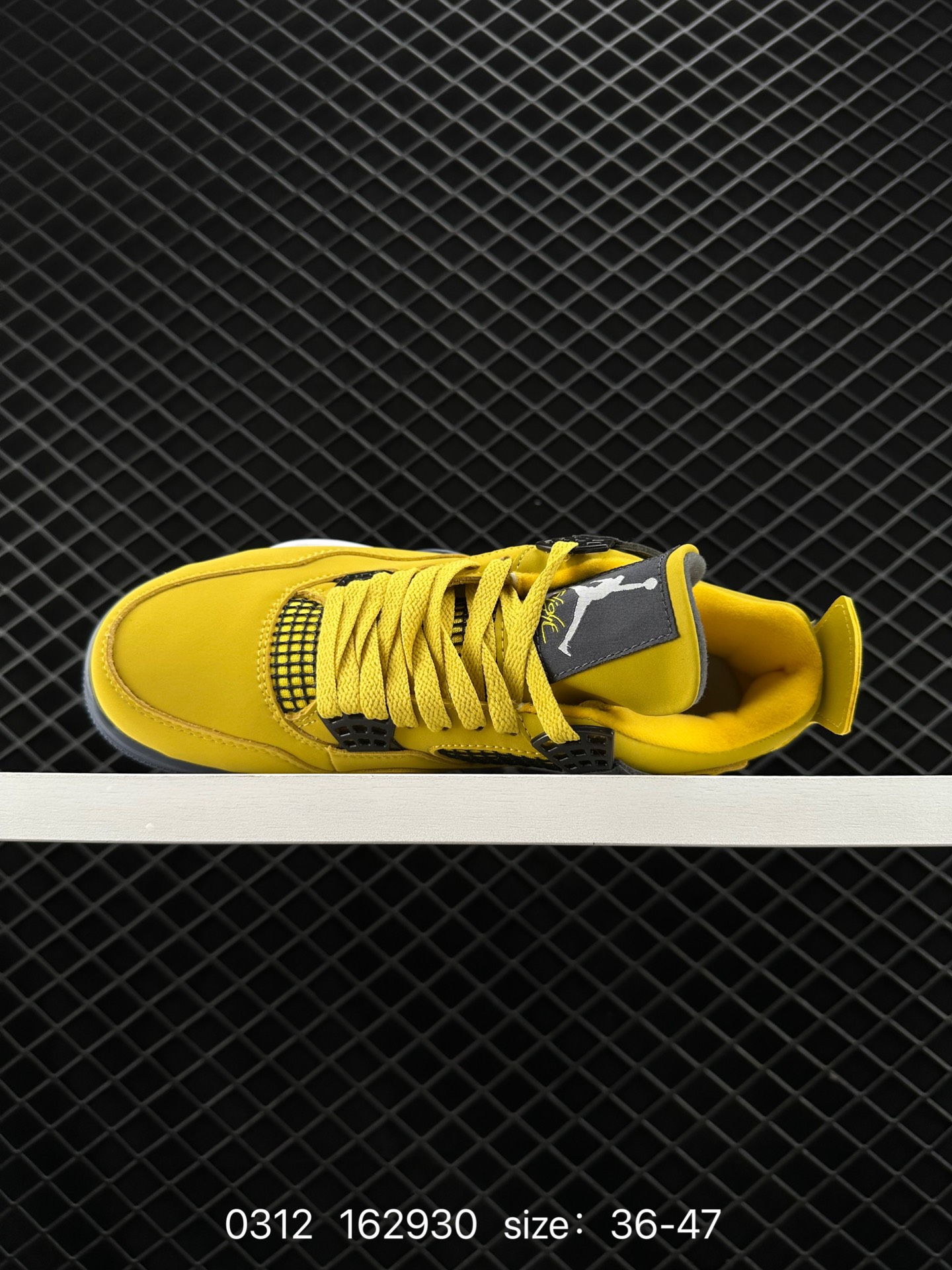 Air Jordan 4 Retro “Tour Yellow”